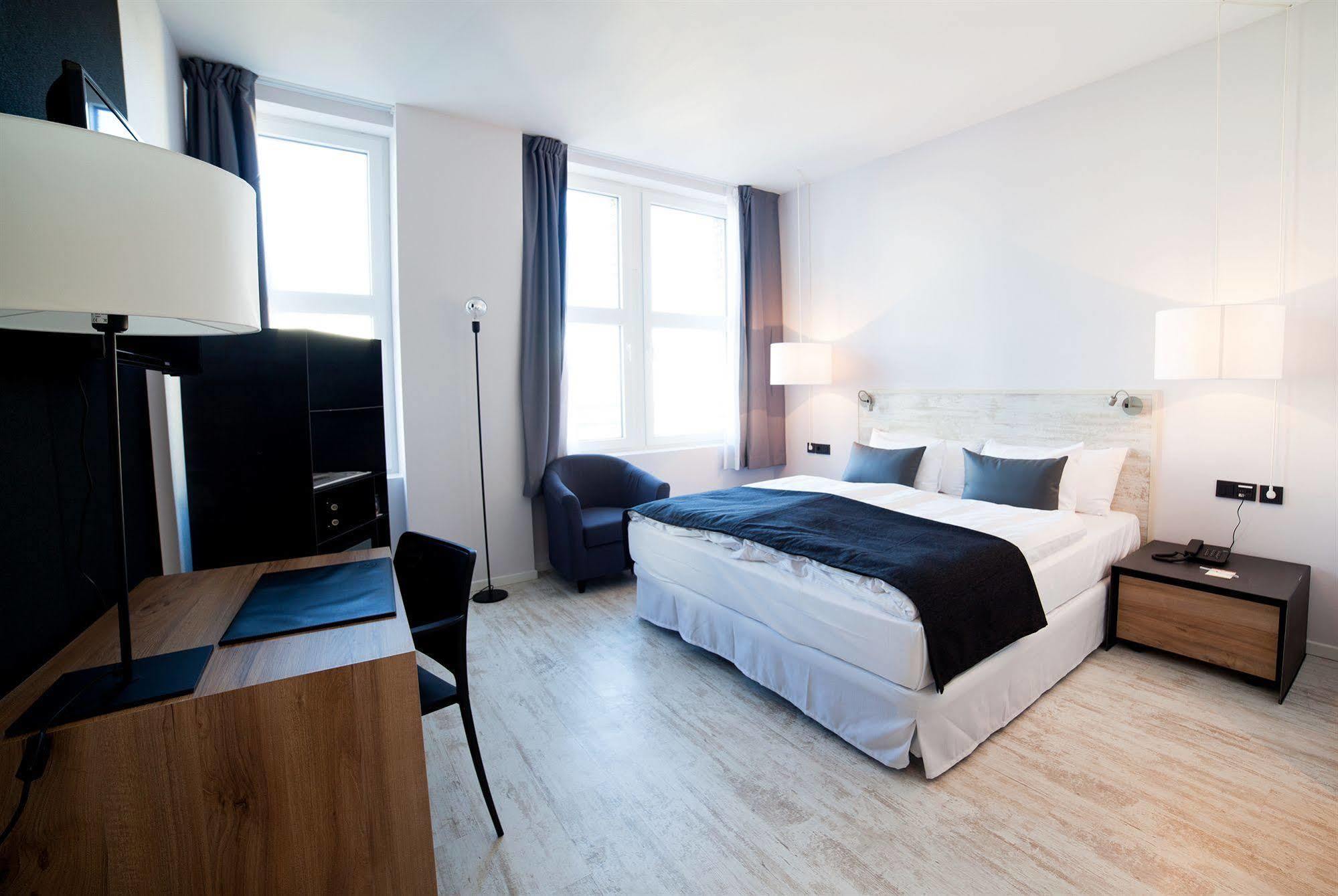 Catalonia Berlin Mitte Hotel Ngoại thất bức ảnh